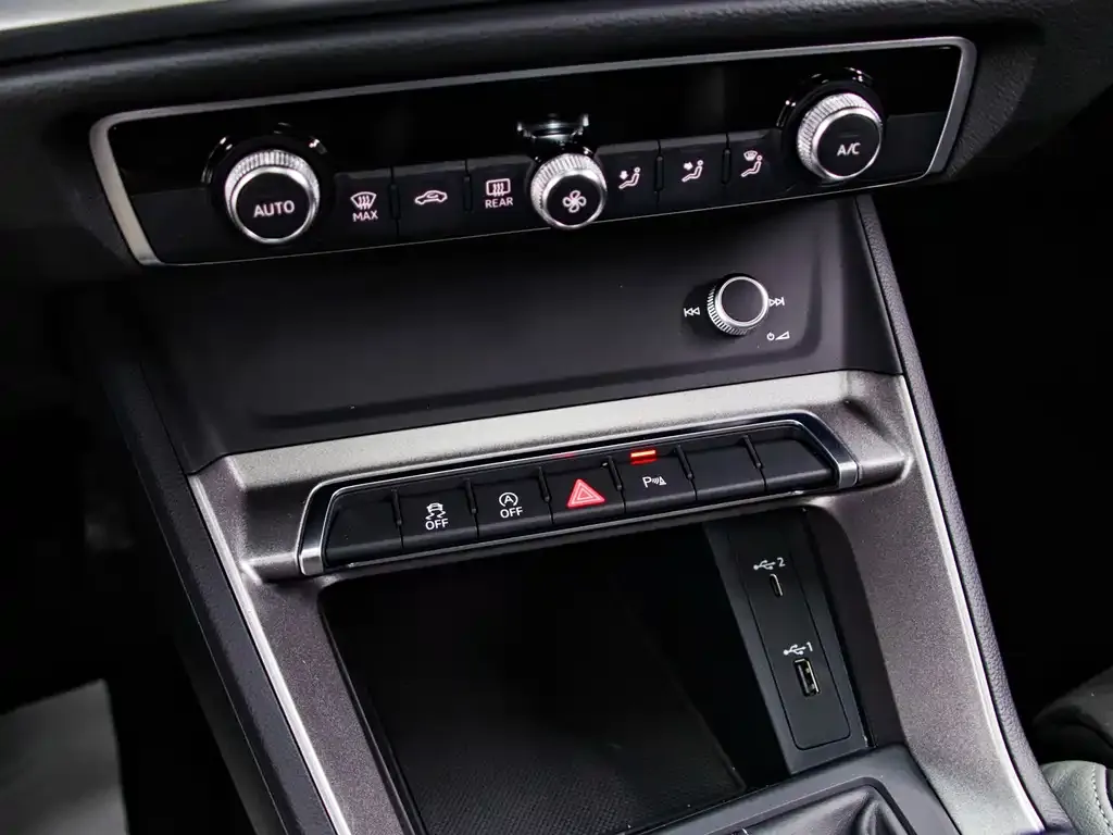 Audi Q3 — фото 10