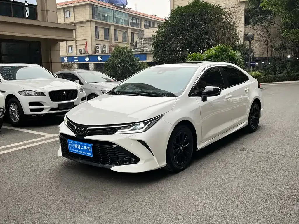 Toyota Corolla — фото 1