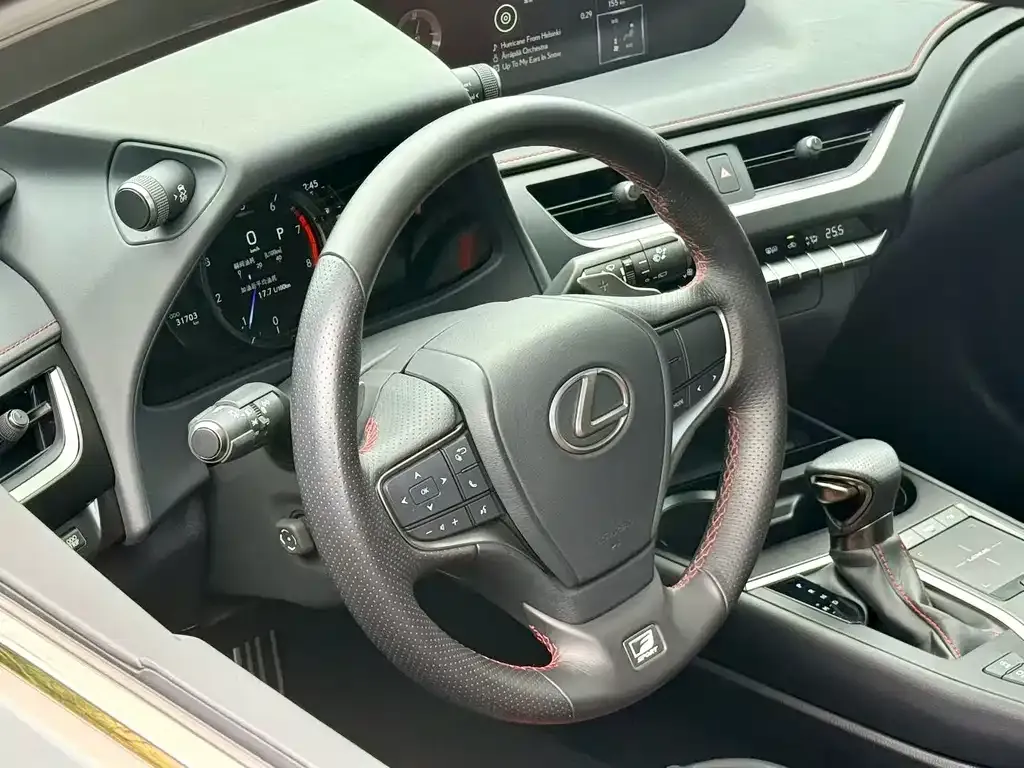 Lexus UX — фото 5
