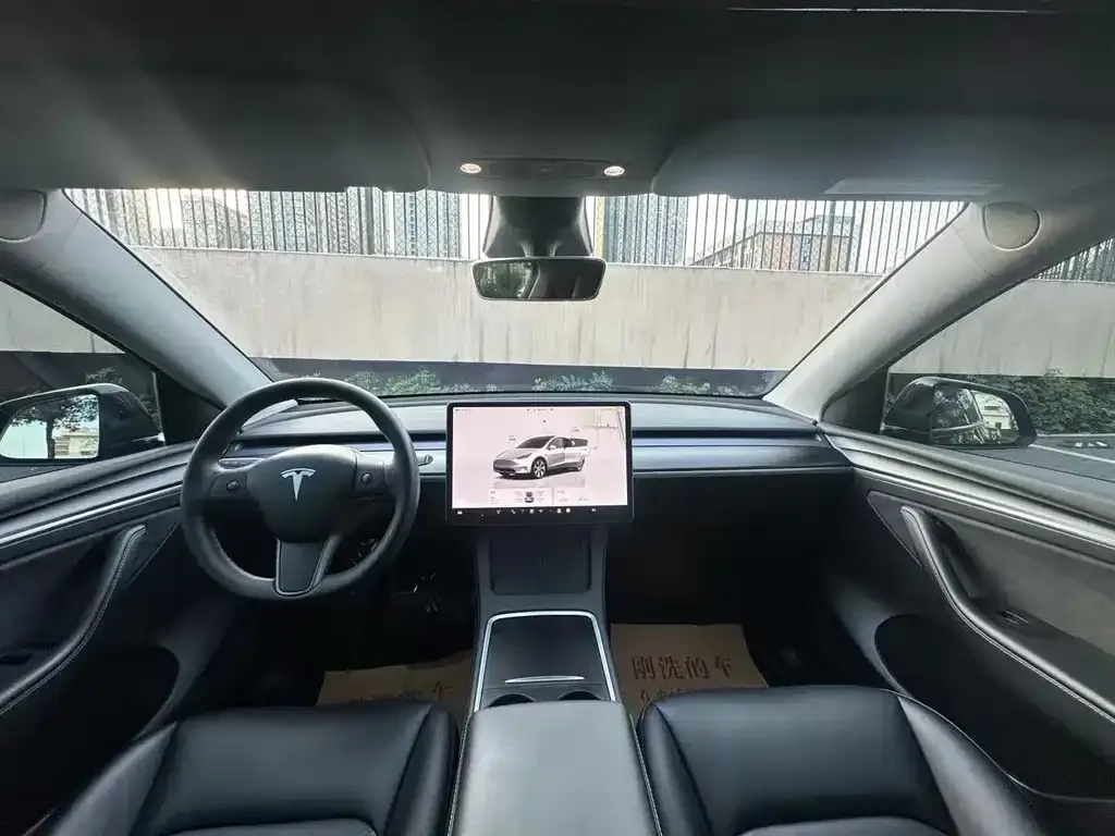 Tesla Model Y — фото 2