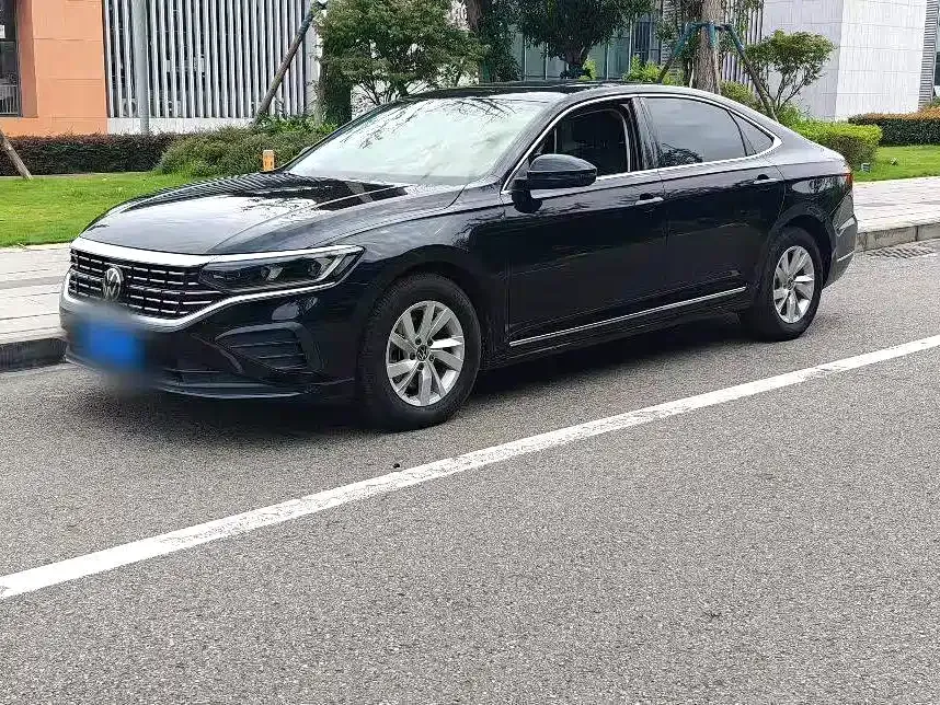 Volkswagen Passat — фото 1
