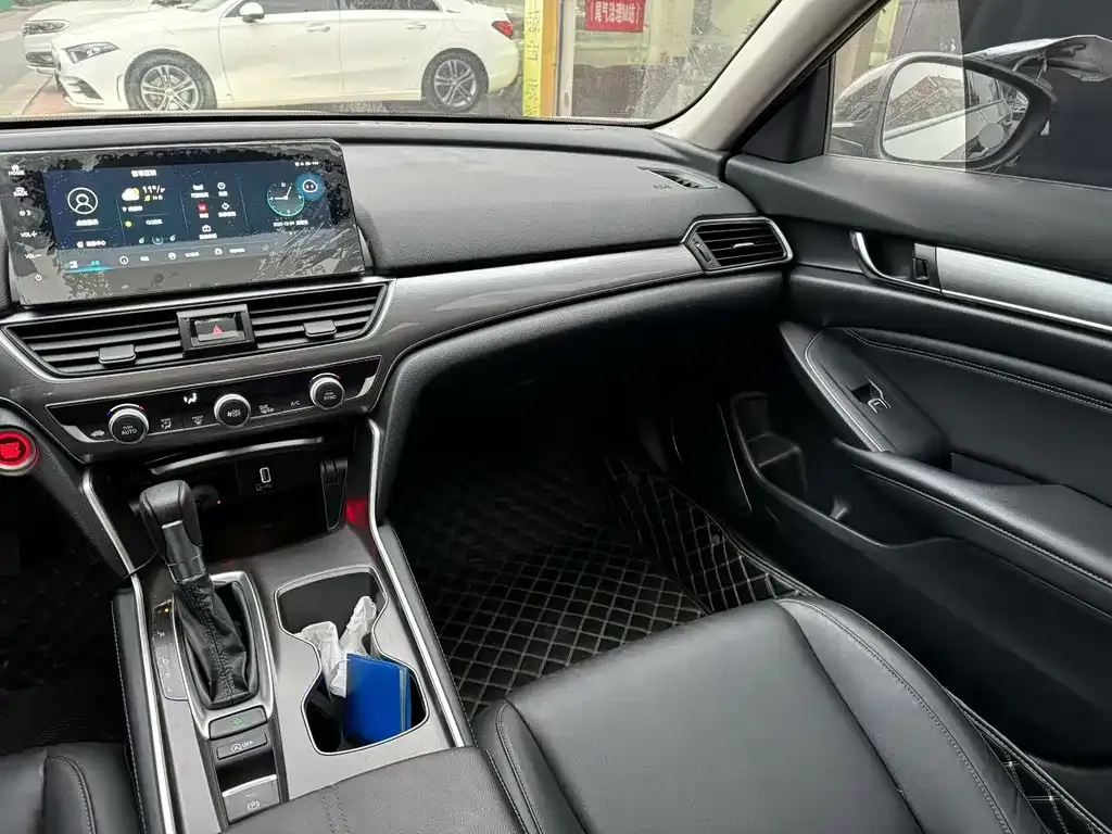 Honda Accord — фото 3