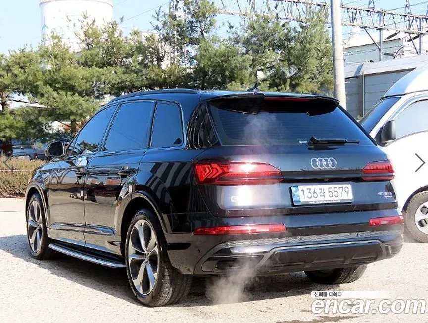 Audi Q7 — фото 4
