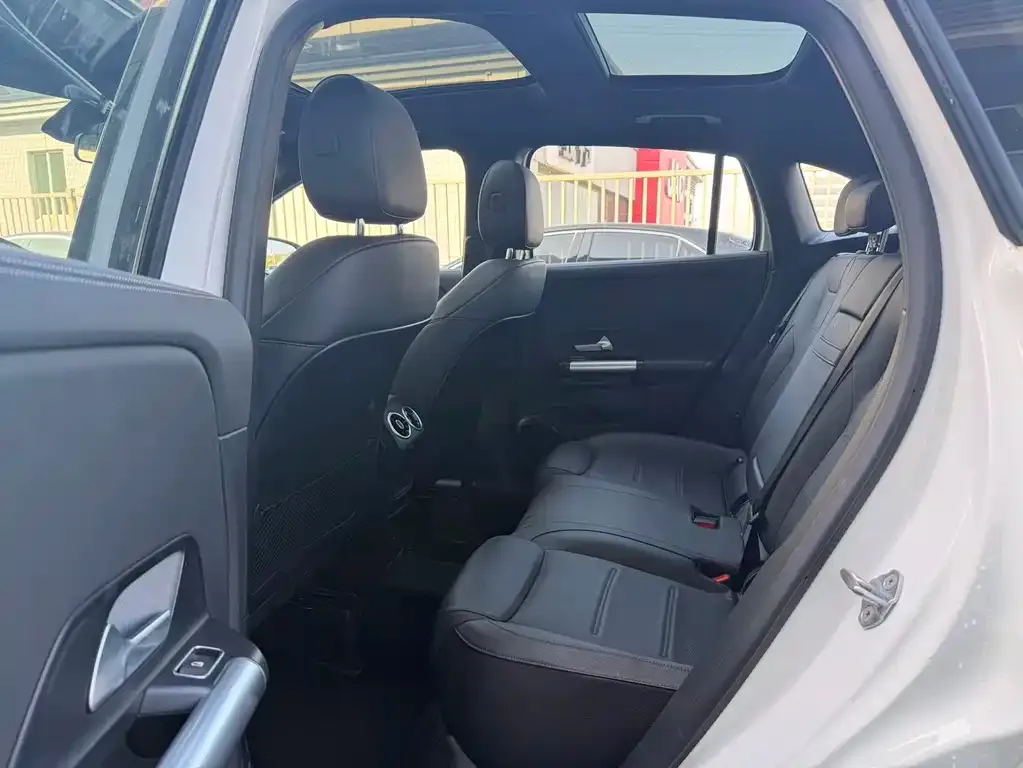 Mercedes-Benz GLA — фото 6