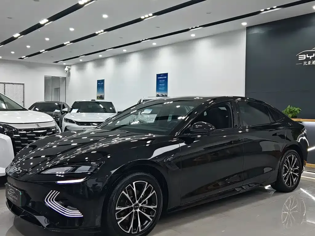 BYD Seal — фото 1