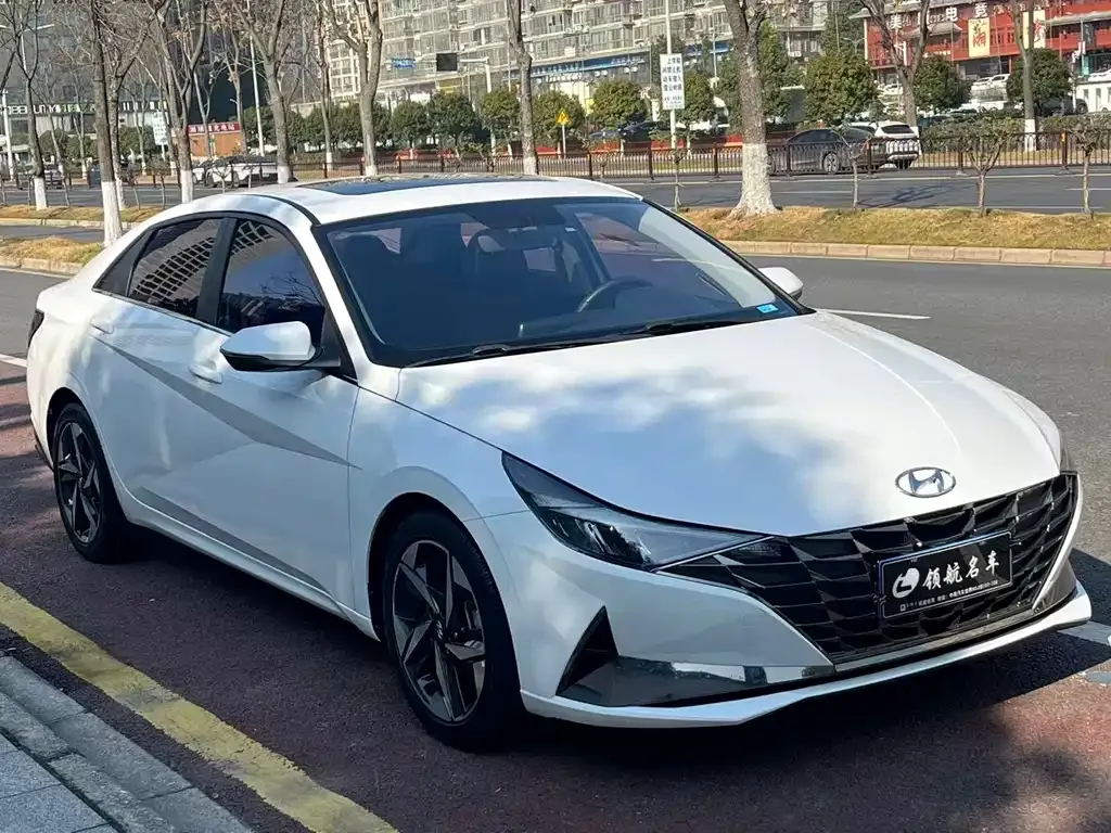 Hyundai Elantra — фото 10