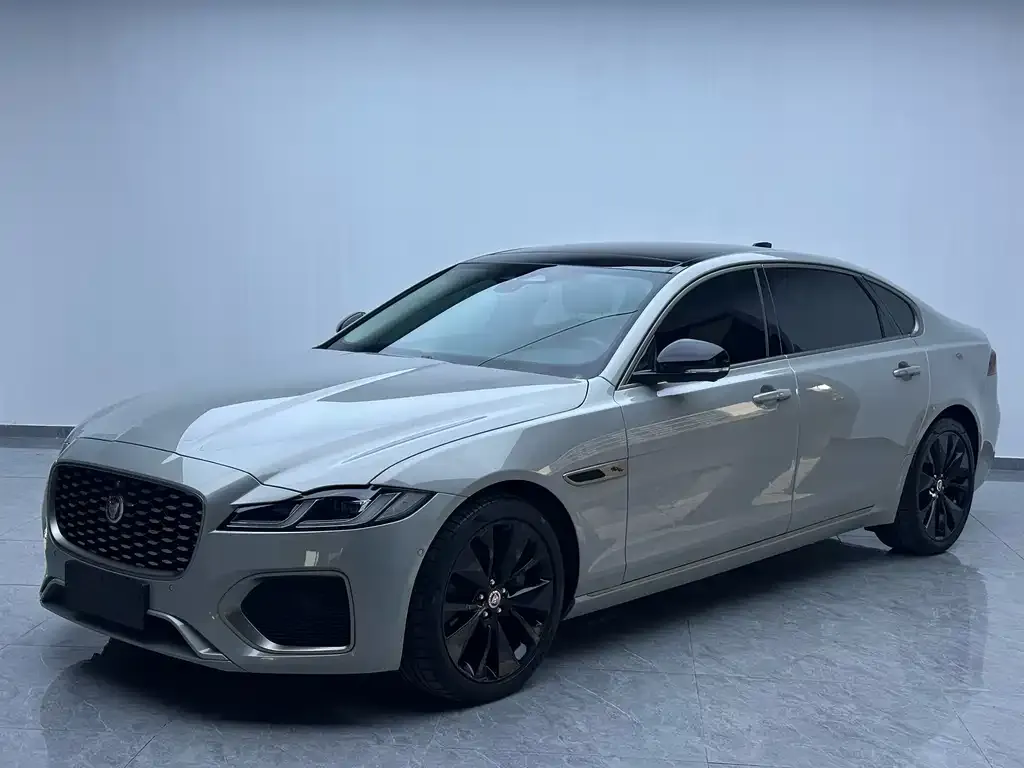 Jaguar XFL — фото 1