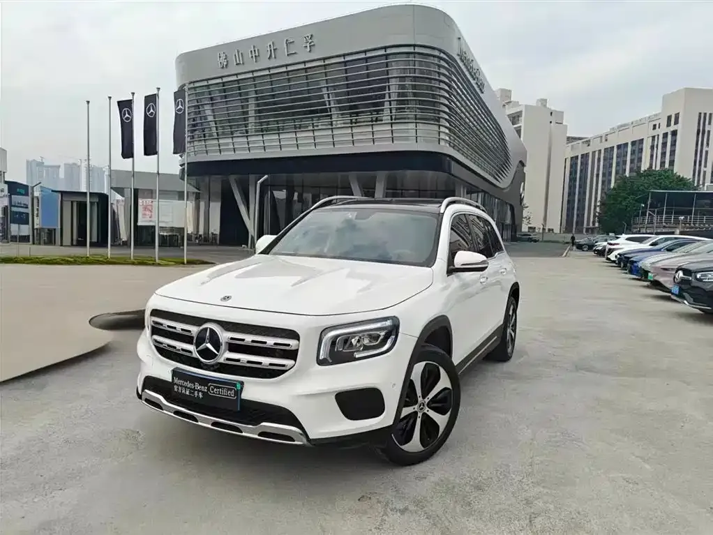 Mercedes-Benz GLB — фото 1