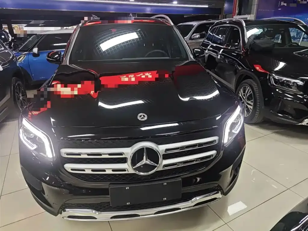Mercedes-Benz GLB — фото 1