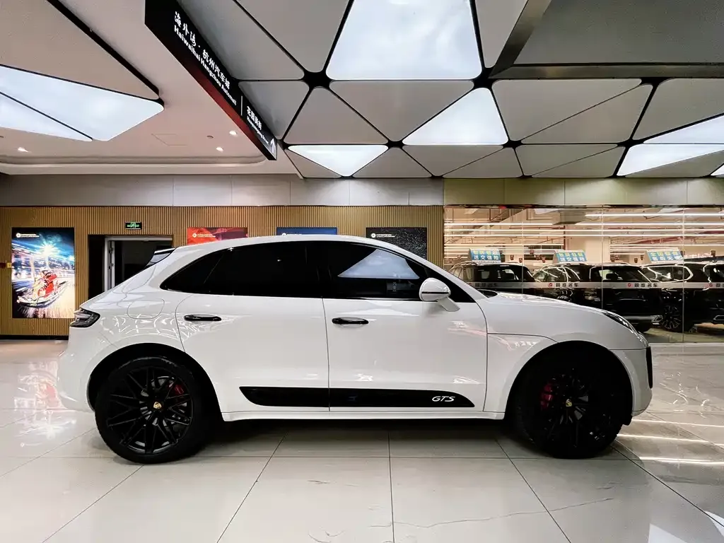Porsche Macan — фото 9