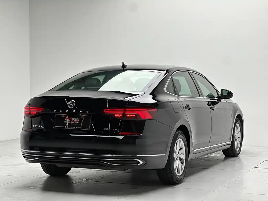 Volkswagen Passat — фото 4