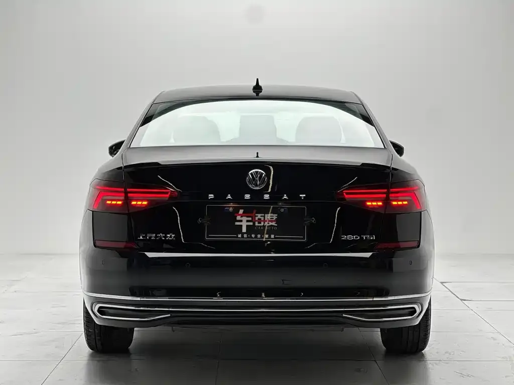 Volkswagen Passat — фото 5