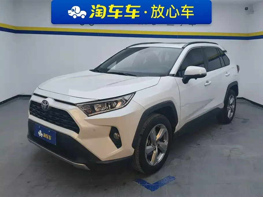 Toyota RAV4 — фото 1