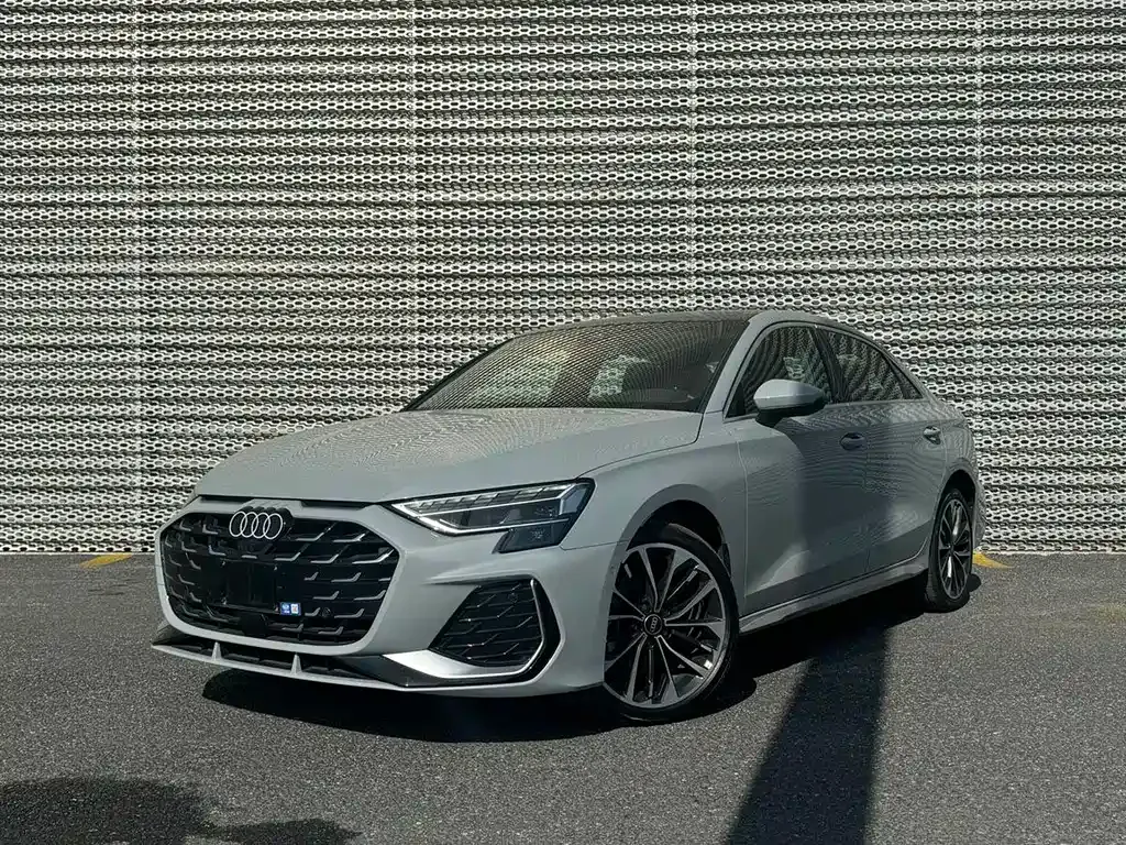 Audi A3 — фото 1