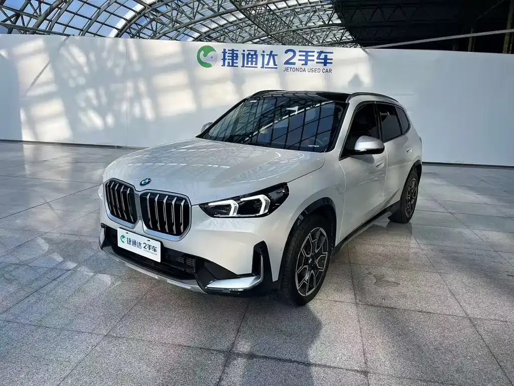 BMW X1 — фото 1