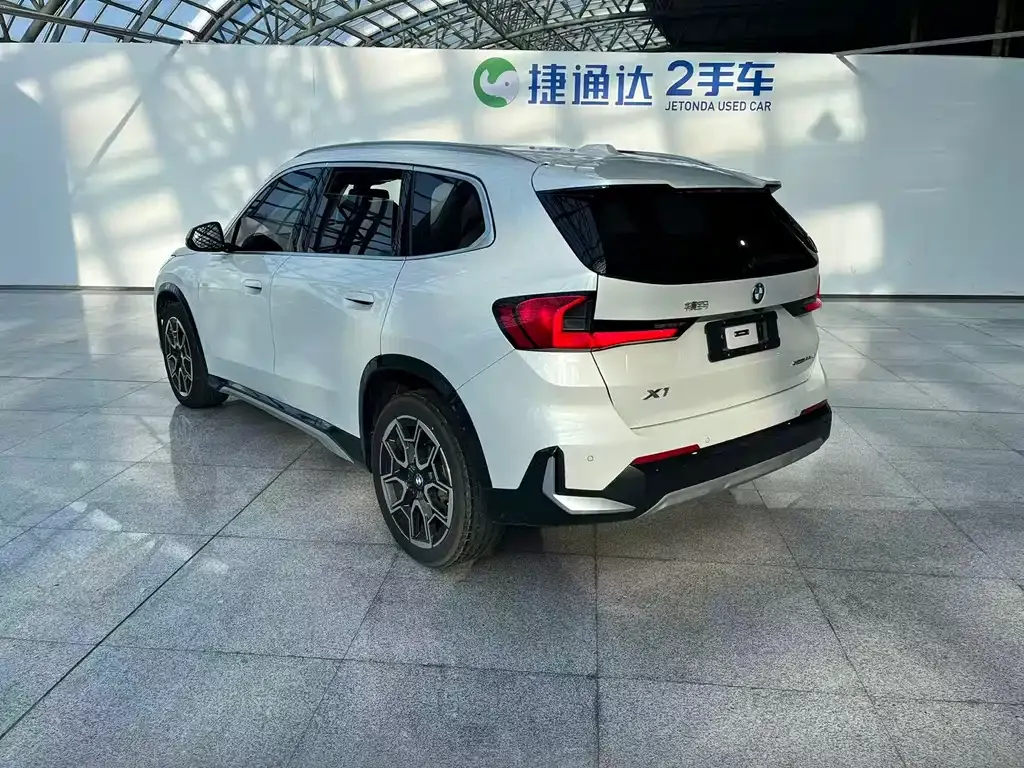 BMW X1 — фото 10