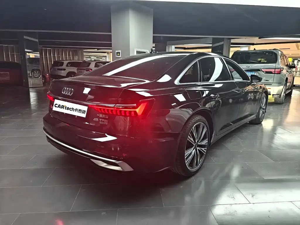 Audi A6L — фото 5