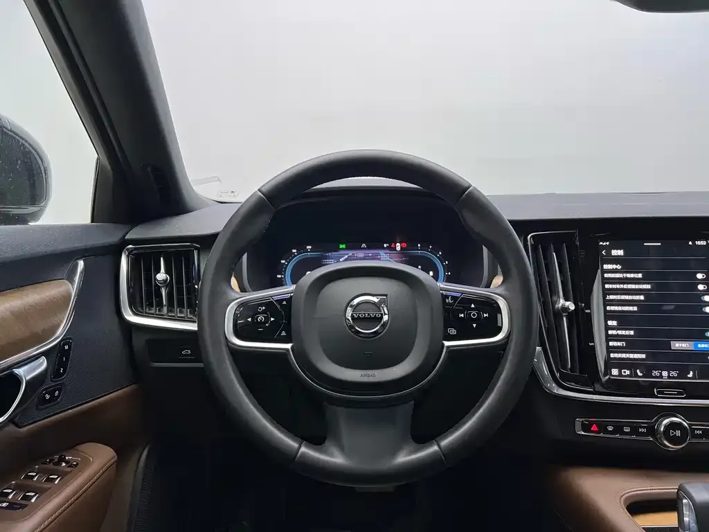Volvo S90 — фото 6