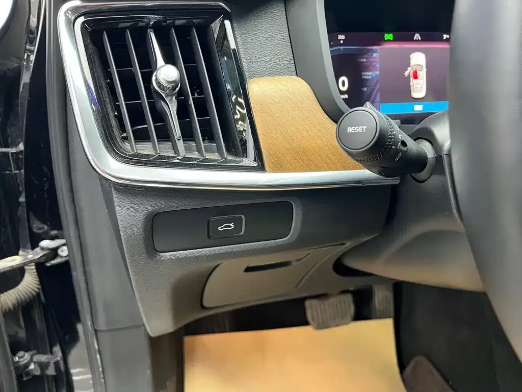 Volvo S90 — фото 4