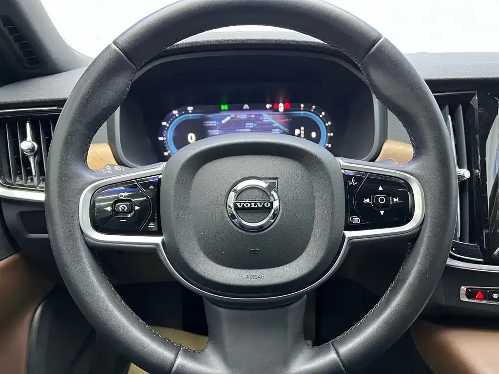 Volvo S90 — фото 5
