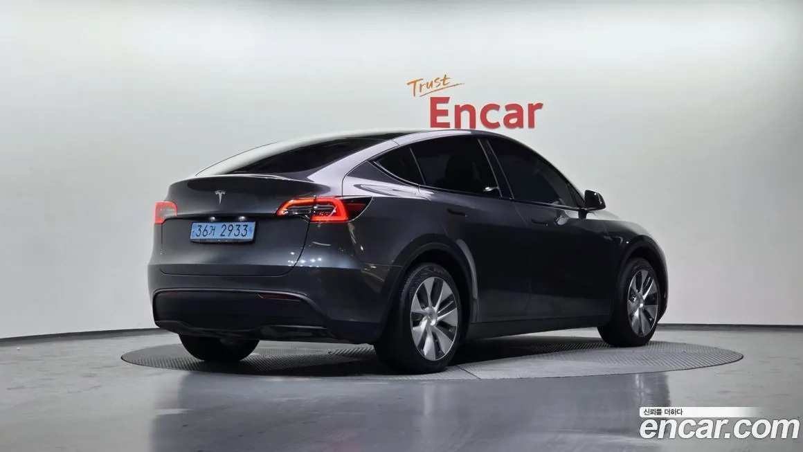 Tesla Model Y — фото 2