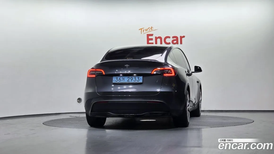 Tesla Model Y — фото 9