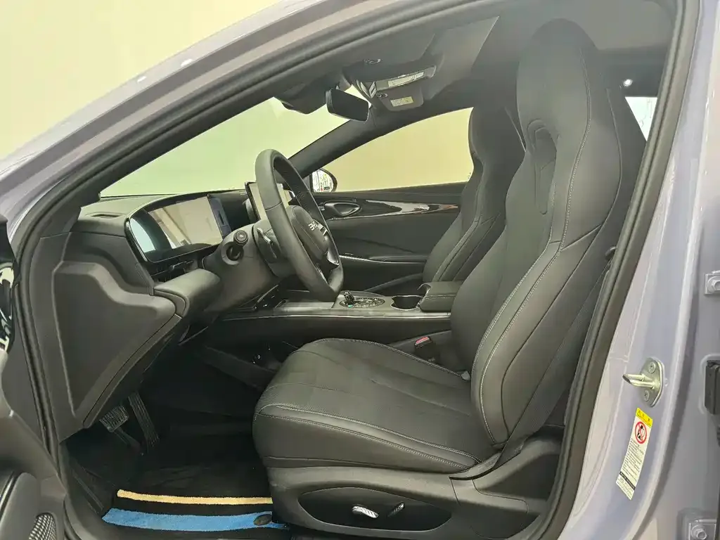 BYD Seal — фото 8