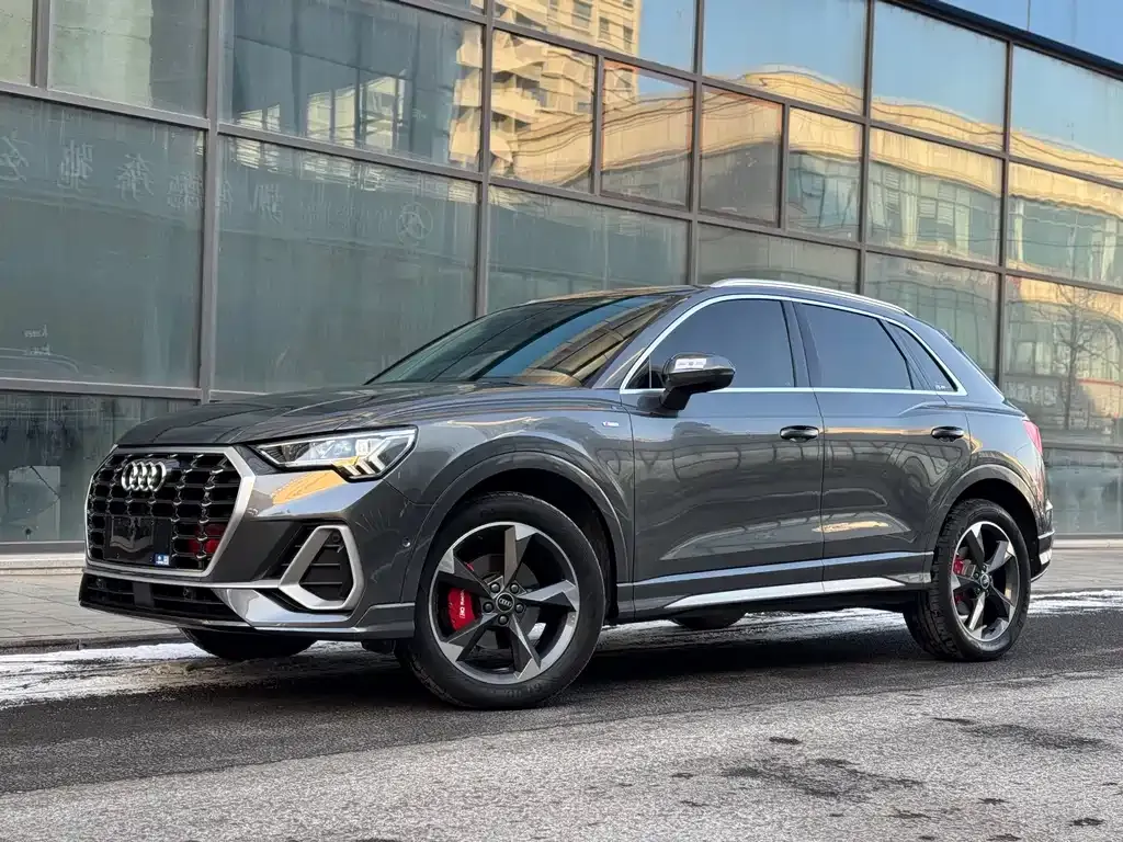 Audi Q3 — фото 1