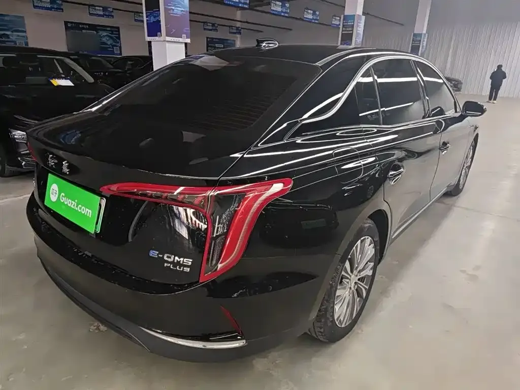 Hongqi E-QM5 — фото 4
