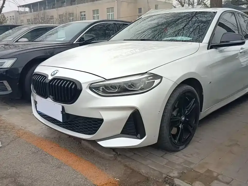 BMW 1 Series — фото 1
