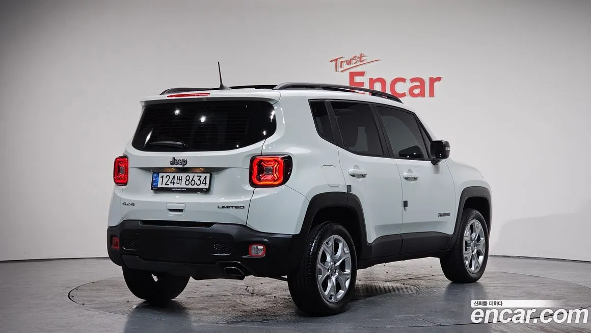 Jeep Renegade — фото 5