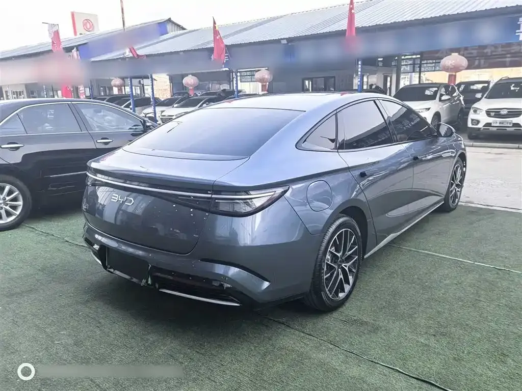 BYD Seal — фото 7