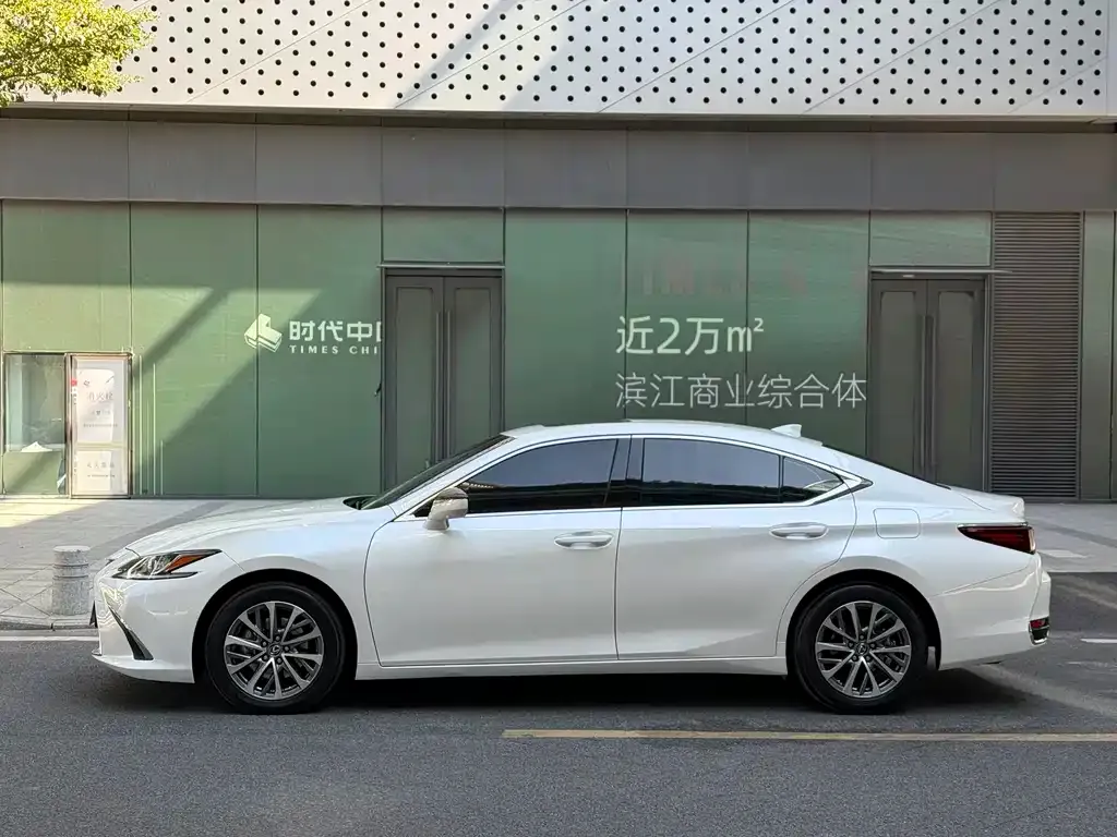 Lexus ES — фото 6