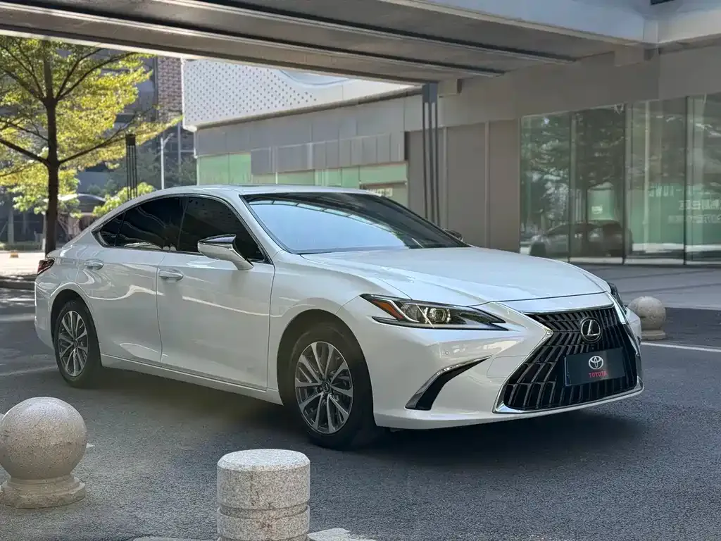 Lexus ES — фото 3