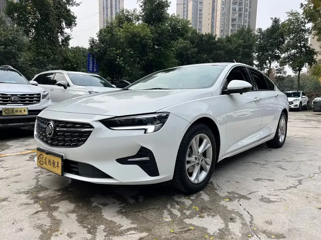 Buick Regal — фото 1