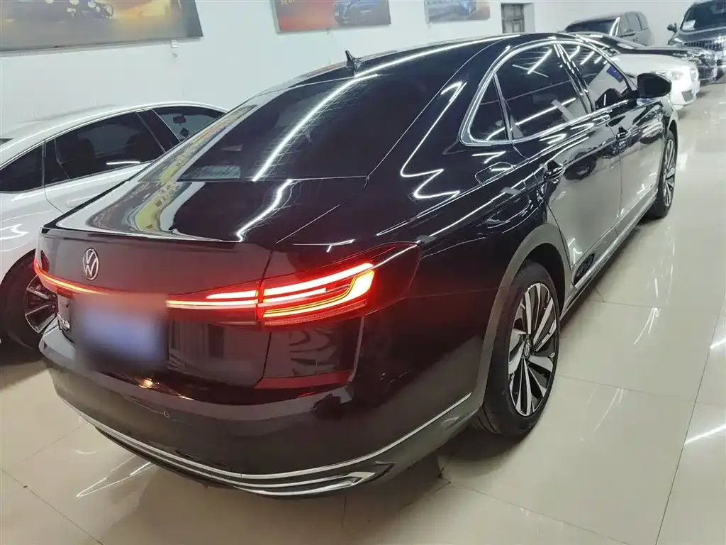 Volkswagen Passat — фото 4