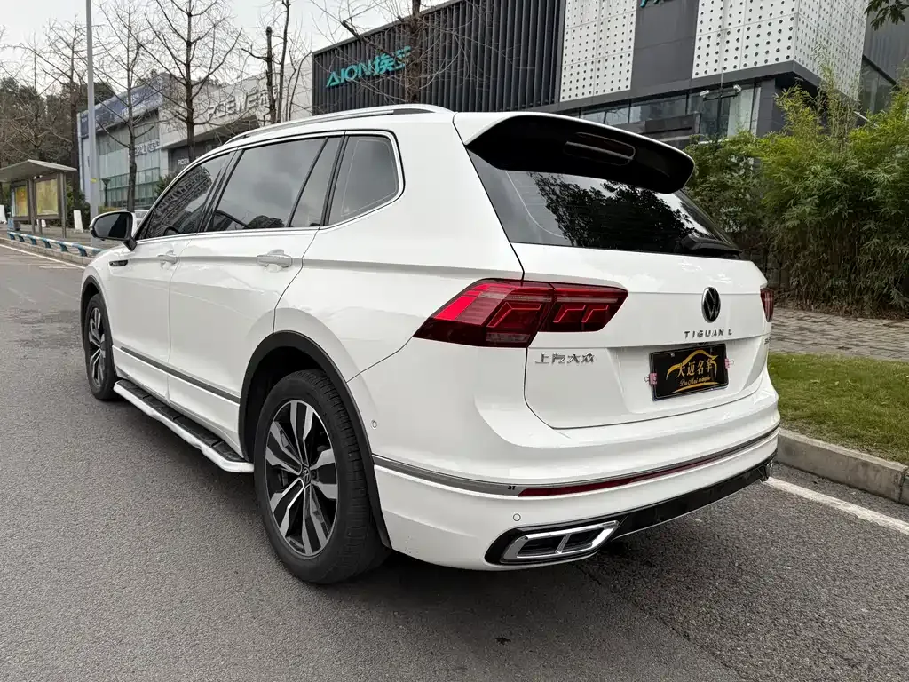 Volkswagen Tiguan L — фото 5