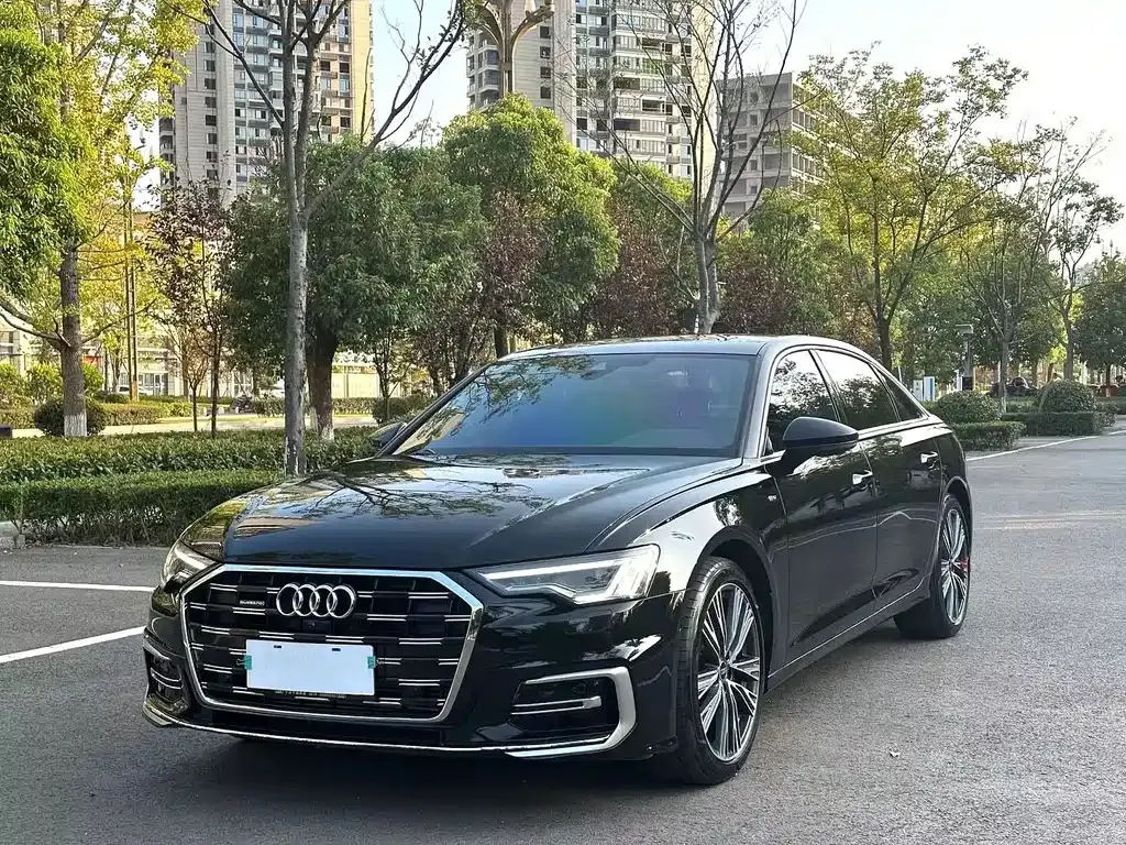 Audi A6L — фото 1