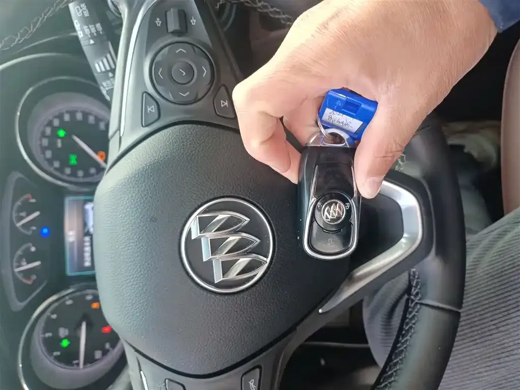 Buick Envision Plus — фото 4