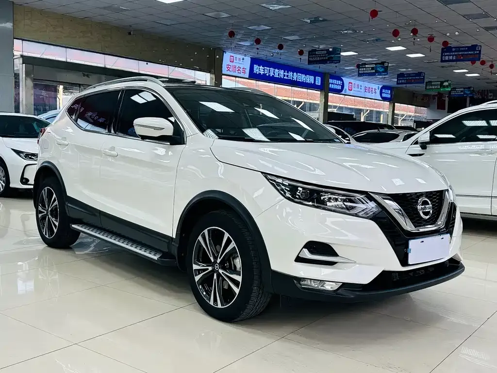 Nissan Qashqai — фото 1