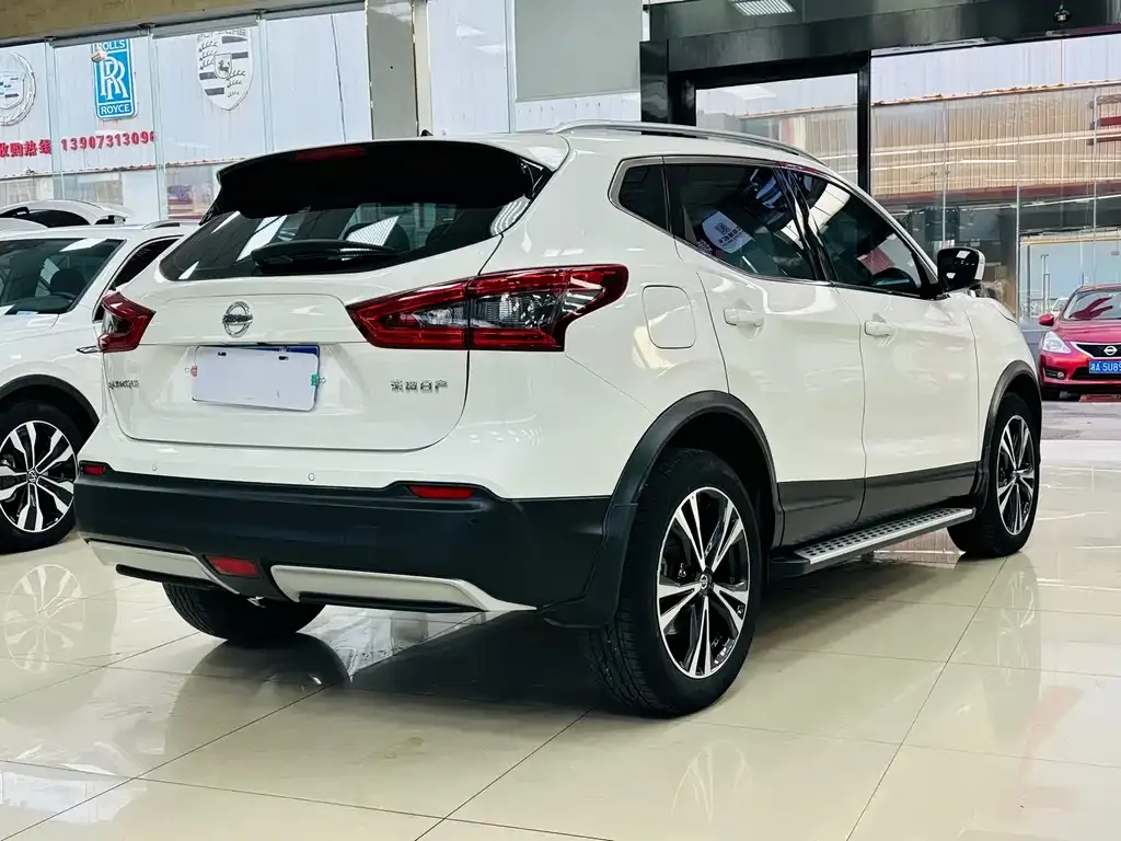 Nissan Qashqai — фото 9