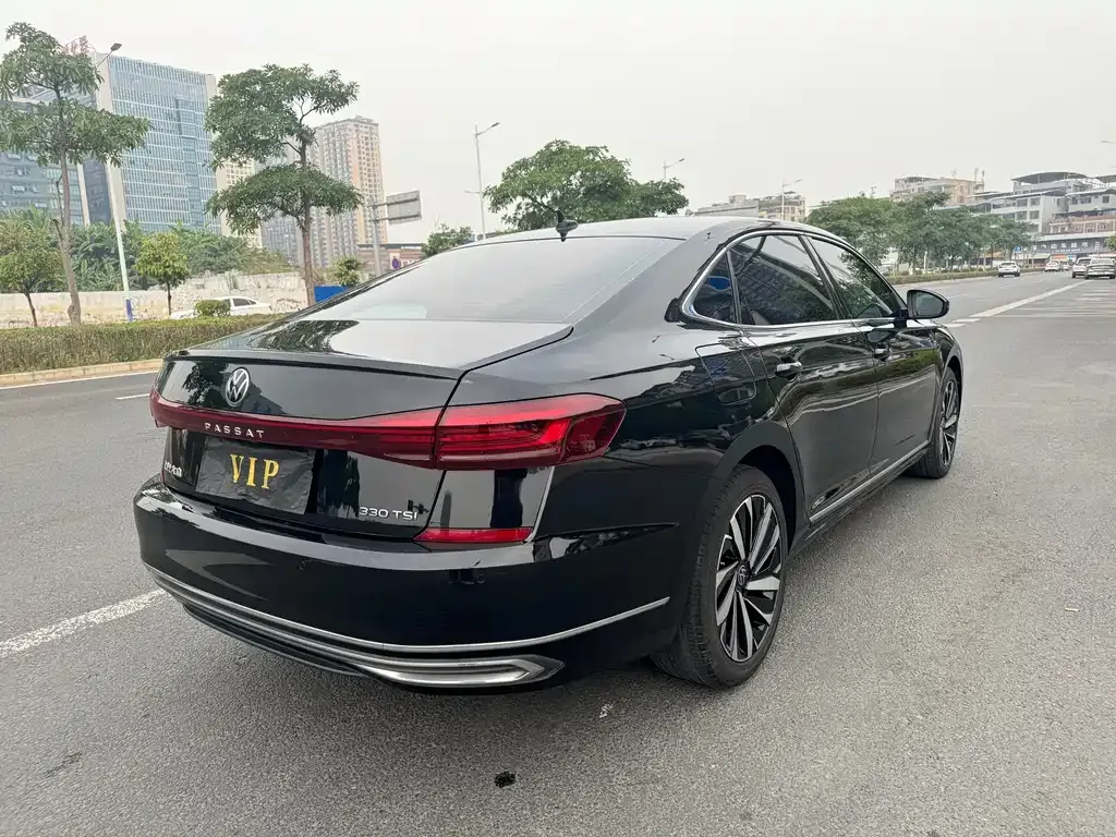 Volkswagen Passat — фото 7