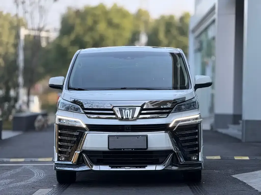 Toyota Vellfire — фото 5