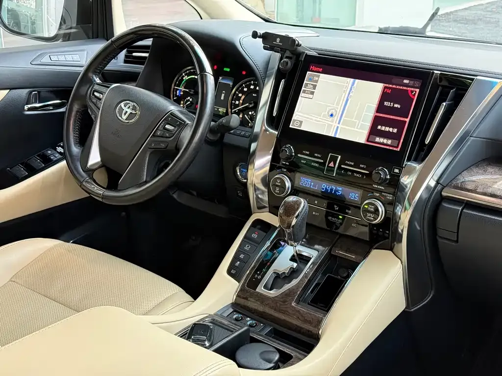Toyota Vellfire — фото 9