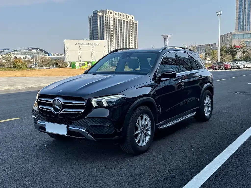 Mercedes-Benz GLE — фото 1