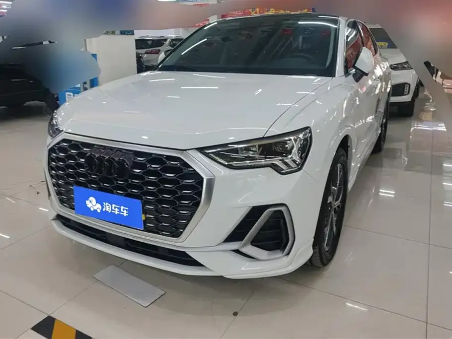 Audi Q3 Sportback — фото 1