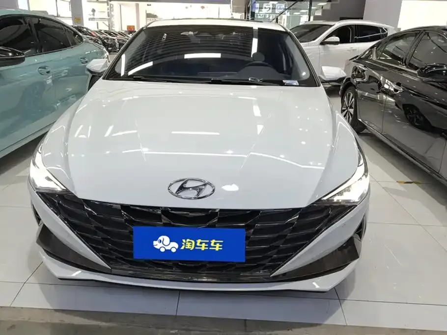 Hyundai Elantra — фото 2
