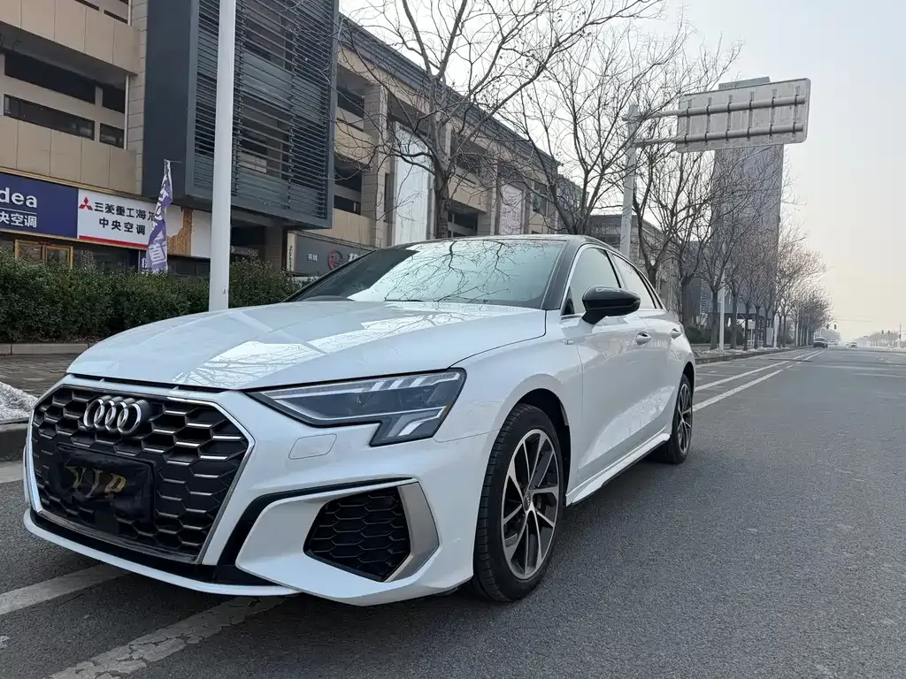 Audi A3 — фото 1