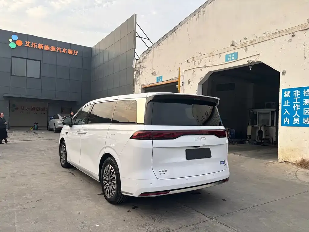 BYD Xia — фото 10