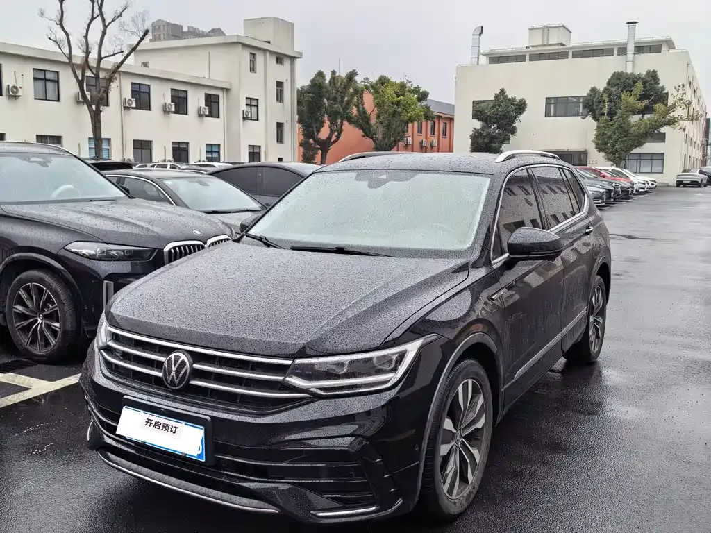Volkswagen Tiguan L — фото 3